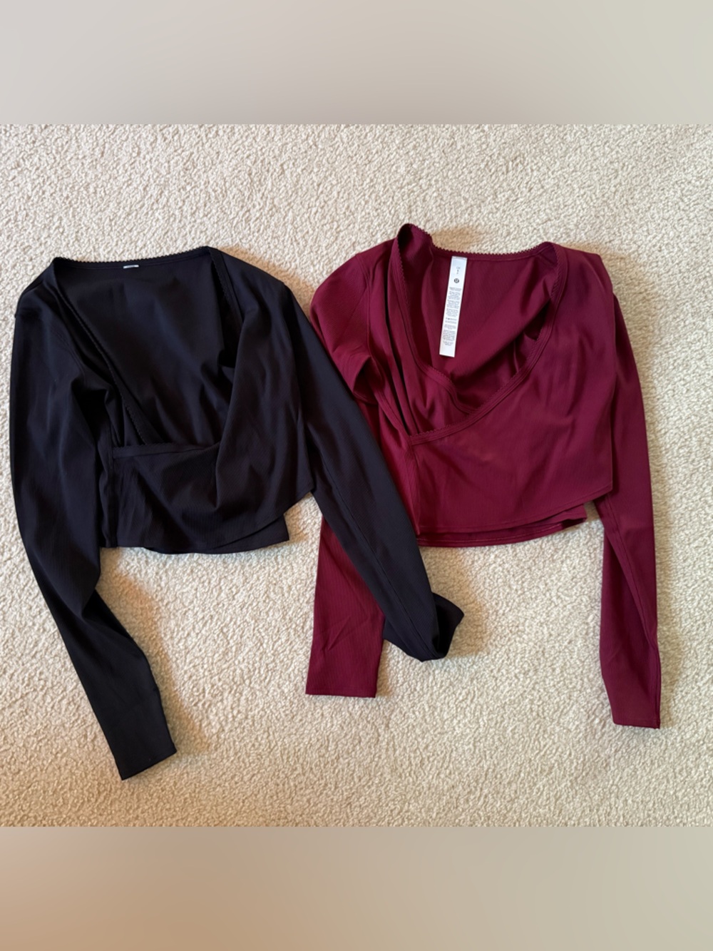 lululemon athletica Black and burgundy Ribbed Wrap-Front Crop Top Heart sz S